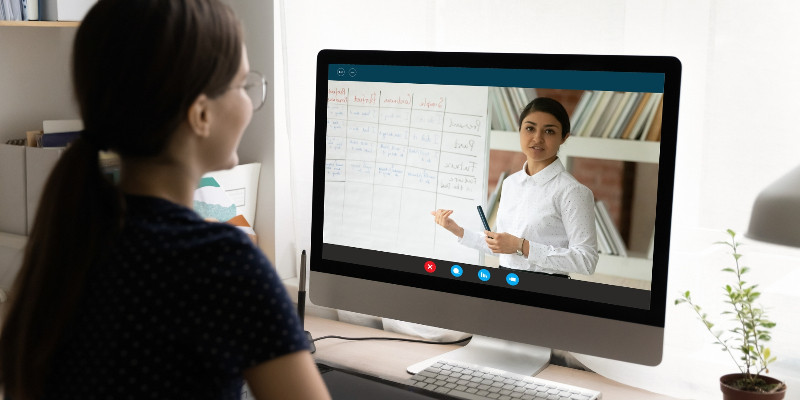 Online μαθήματα για φοιτητές: τι πρέπει να γνωρίζετε πριν ξεκινήσετε