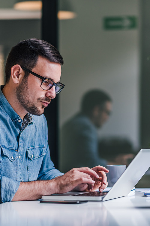 Πώς να μάθω να γράφω γρήγορα στον υπολογιστή: Tα καλύτερα tips