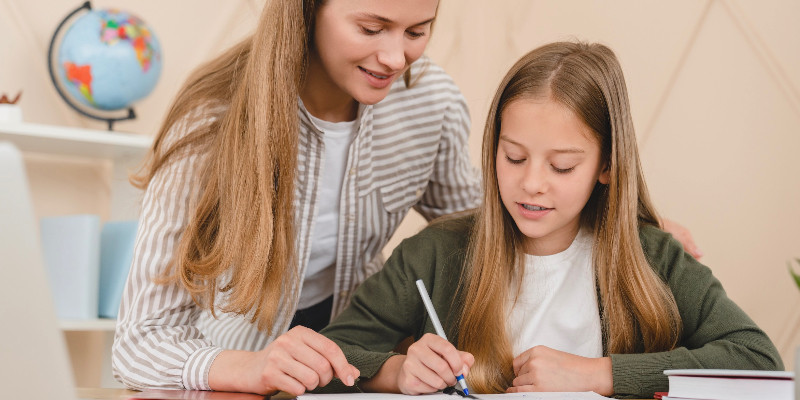 Υπάρχει τρόπος να συγκρίνω καθηγητές για ιδιαίτερα μαθήματα;
