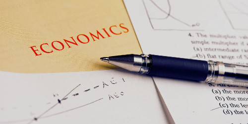 Ιδιαίτερα μαθήματα Οικονομικής Θεωρίας (ΑΟΘ): δείτε γιατί αξίζει να επενδύσετε στο μάθημα αυτό