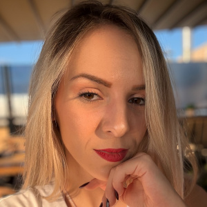 Γιαρτζά Θεοδώρα - Καθηγήτρια Γλωσσολογίας