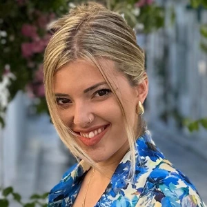 Ζιώγα Γρηγορία - Καθηγήτρια Νέων Ελληνικών στο instateacher.gr