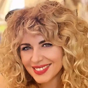 Κόλλια Πάτρα - Καθηγήτρια Ελληνικής Λογοτεχνίας στο instateacher.gr