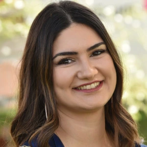 Κουτσιώνα Χρυσάνθη - Καθηγήτρια Αγγλικών στο instateacher.gr