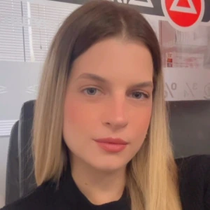 Μερτζάνη Κωνσταντίνα - Καθηγήτρια Έκθεσης στο instateacher.gr