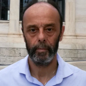 Βλατάκης Γεώργιος - Καθηγητής Αγορών Χρήματος και Κεφαλαίου στο instateacher.gr