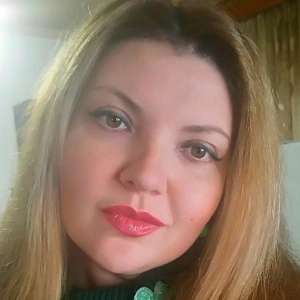 Σεμεντούχ Ρωξάνη - Καθηγήτρια Αγγλικών στο instateacher.gr