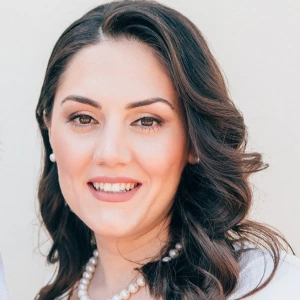 Κατσακιώρη Δήμητρα - Καθηγήτρια Αρχαίων Ελληνικών στο instateacher.gr