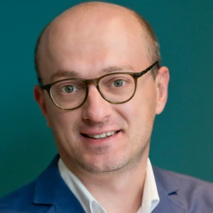 Μακρής Ελευθέριος - Καθηγητής Διοίκησης και Οικονομίας στο instateacher.gr