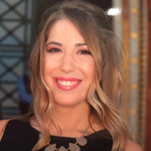 Δήμα Έλλη - Καθηγήτρια Έκθεσης στο instateacher.gr