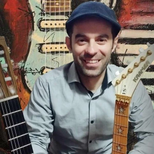 Βασιλείου Παναγιώτης - Δάσκαλος Ακουστικής Κιθάρας στο instateacher.gr