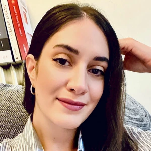 Αγγέλη Αλίκη - Καθηγήτρια Νεοελληνικών Κειμένων στο instateacher.gr