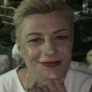 Μάνθου Κατερίνα - Καθηγήτρια Αγγλικών στο instateacher.gr