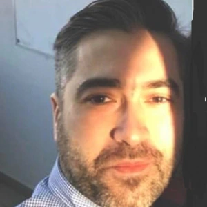 Κοσμαδάκης Μύρωνας - Καθηγητής IB Diploma στο instateacher.gr