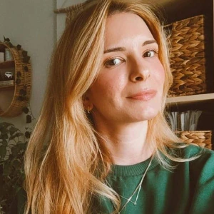 Λιόλιου Στέλλα - Καθηγήτρια Γερμανικών στο instateacher.gr