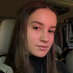 Τσινούκα Φερενίκη - Καθηγήτρια Μαθηματικών στο instateacher.gr