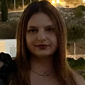 Μικρούλη Αιμιλία - Καθηγήτρια Δημοτικού στο instateacher.gr