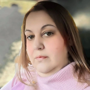 Τσούρα Μαρία - Καθηγήτρια Διοίκησης και Οικονομίας στο instateacher.gr