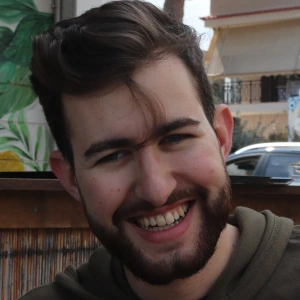 Κορωνάκης Γιάννης - Καθηγητής ΑΕΠΠ (Ανάπτυξης Εφαρμογών) στο instateacher.gr