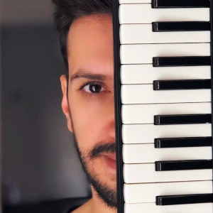 Παπακοσμίδης Στέλιος - Δάσκαλος Αρμονίου στο instateacher.gr