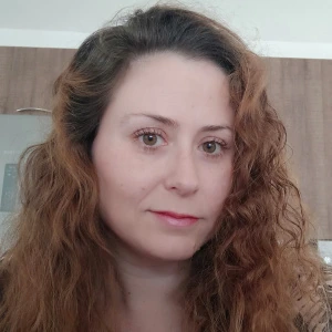 Δοντά Βαλασία - Καθηγήτρια Ηγεσίας στη Διοίκηση Ανθρώπινου Δυναμικού στο instateacher.gr