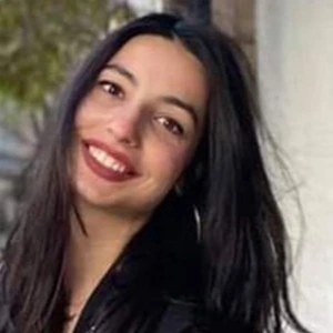 Χότζα Νταϊάνα - Καθηγήτρια Δημοτικού στο instateacher.gr