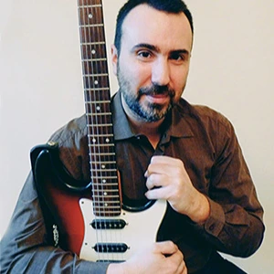 Τούκας Χρήστος - Δάσκαλος Ακουστικής Κιθάρας στο instateacher.gr