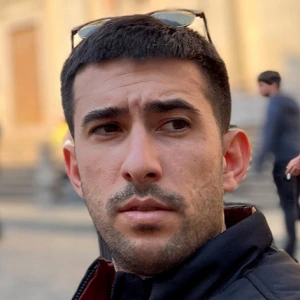 Κατσαβούνης Γιάννης - Καθηγητής Διεθνούς Μακροχρηματοοικονομικής στο instateacher.gr