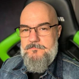 Κωστόπουλος Λουκάς - Καθηγητής Αγγλικών στο instateacher.gr