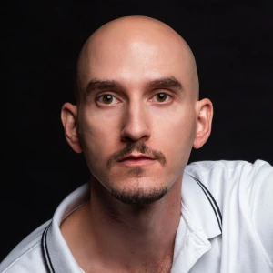 Μαγκλάρας Δημήτρης - Δάσκαλος Υποκριτικής στο instateacher.gr