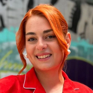 Αδαμοπούλου Χρυσάνθη - Καθηγήτρια Έκθεσης στο instateacher.gr