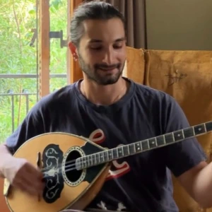 Αλεξανδράκης Σωτήρης - Δάσκαλος Μπουζουκιού στο instateacher.gr