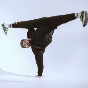 Δαβαρίας Μάνος - Δάσκαλος Break Dance στο instateacher.gr