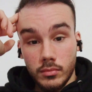 Κάναβος Στάθης - Καθηγητής Ιαπωνικών στο instateacher.gr