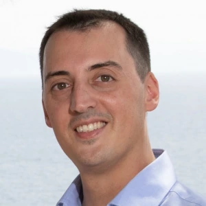 Τσιγκάκος Βαγγέλης - Καθηγητής ΑΟΘ (Οικονομικής Θεωρίας) στο instateacher.gr