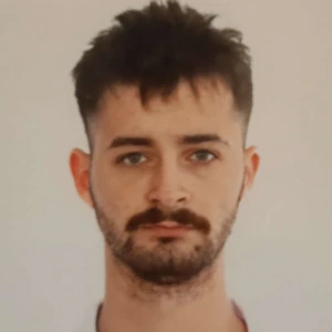 Τσαρουχάς Θεμιστοκλής - Καθηγητής Πληροφορικής στο instateacher.gr