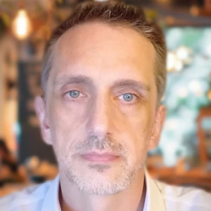 Παπάζογλου Νίκος - Δάσκαλος Υποκριτικής στο instateacher.gr