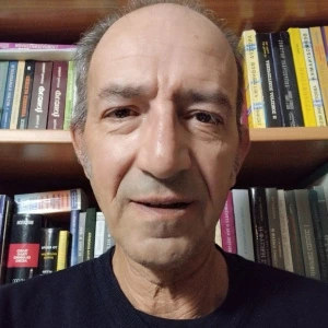 Καρούζος Δήμος - Καθηγητής Φυσικής στο instateacher.gr