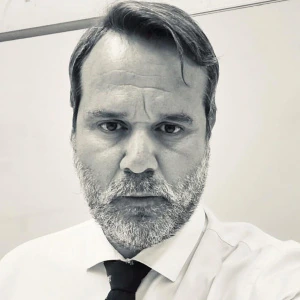 Κορίλλης Τάσος - Καθηγητής Χημείας στο instateacher.gr