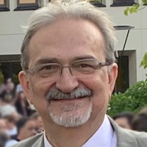 Καλγρεάδης Γιώργος - Καθηγητής Χημείας στο instateacher.gr