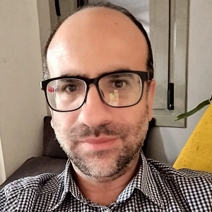 Λαμπράκης Νίκος - Καθηγητής ΑΟΘ (Οικονομικής Θεωρίας) στο instateacher.gr