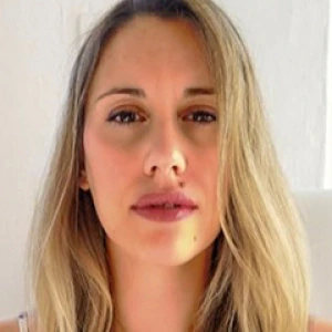 Μάντζιου Έλενα - Καθηγήτρια Έκθεσης στο instateacher.gr