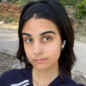 Δαβράζου Κατερίνα - Καθηγήτρια Αγγλικών στο instateacher.gr