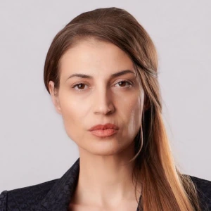 Παρίση Νίκη - Καθηγήτρια Βουλγαρικών στο instateacher.gr