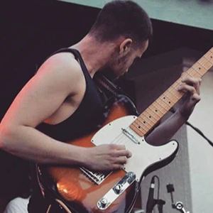 Χρήστου Αθανάσιος - Δάσκαλος Ακουστικής Κιθάρας στο instateacher.gr