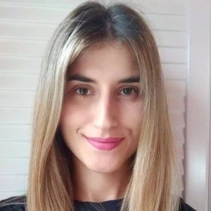 Λαζαρίδη Δανάη - Καθηγήτρια Έκθεσης στο instateacher.gr