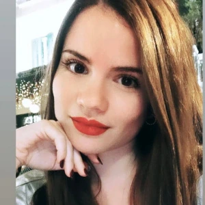 Τσεκούρα Θεοδώρα - Καθηγήτρια Νεοελληνικής Λογοτεχνίας στο instateacher.gr