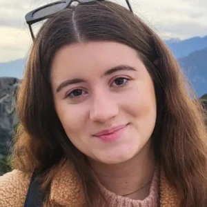 Τσιμπριμάνη Ισμήνη - Καθηγήτρια Αγγλικών στο instateacher.gr