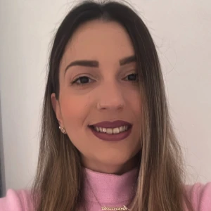 Ξηράκη Αναστασία - Καθηγήτρια Έκθεσης στο instateacher.gr