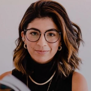  Καραγιάννη Γεωργία - Καθηγήτρια Δημόσιας Διοίκησης στο instateacher.gr